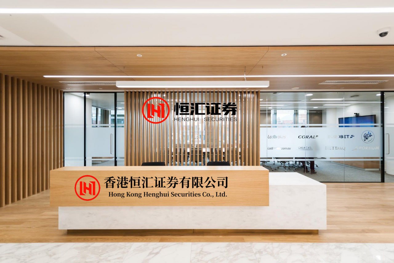 光大e配 美网疯狂一夜：中国球员2胜2负，王欣瑜轻松突围，吴易昺3-0完胜